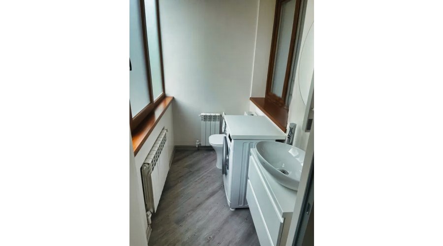 Продається простора 3-кімнатна квартира в центрі міста | Toprealtor