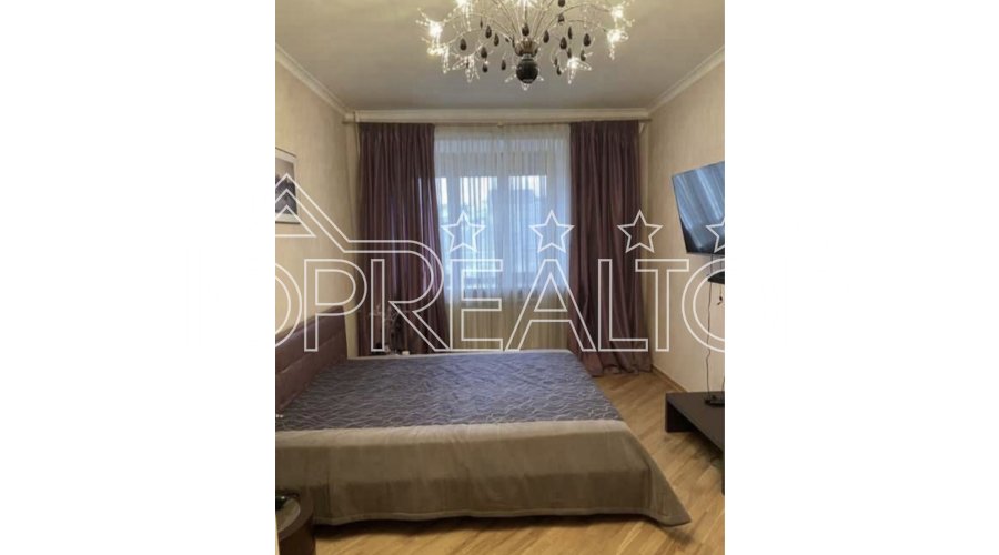 Продам 3 комнатную квартиру площ. Конституции | Toprealtor
