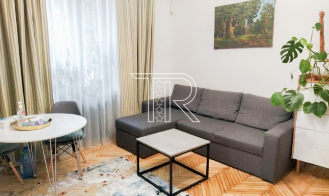 Продам 2 комнатную квартиру 41 м2 на 1(высоком) этаже 5 этажного кирпичного дома.  | Toprealtor