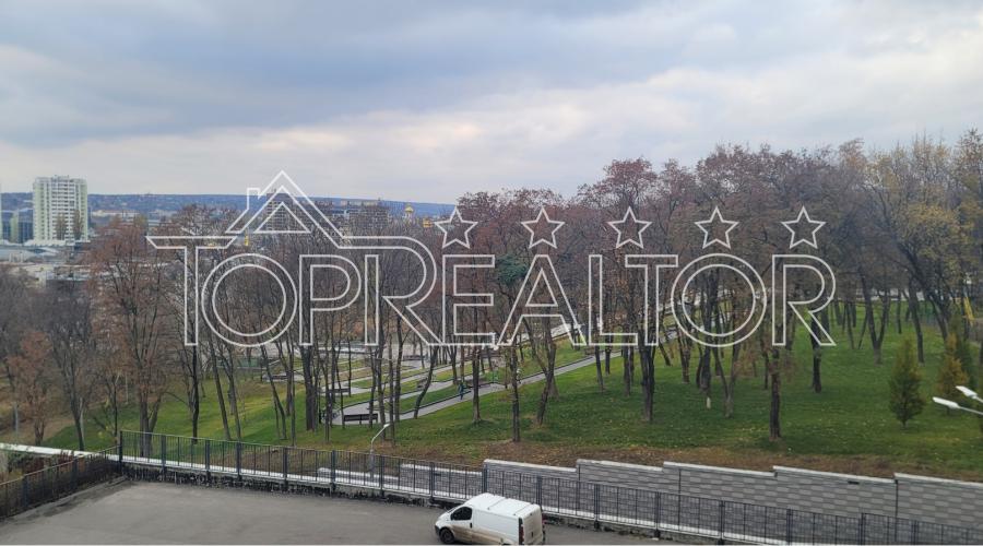 У продажі 4-кімнатна студійна квартира в ЖК Театральний! | Toprealtor