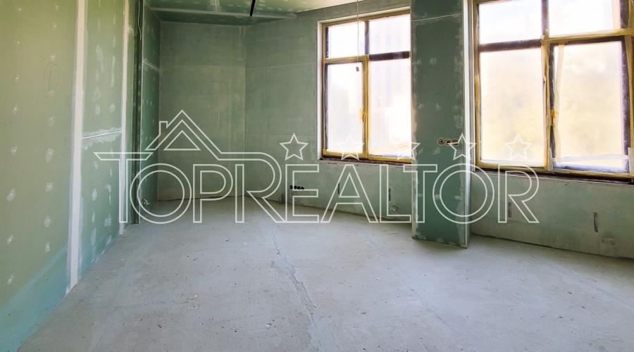 У продажі 4-кімнатна квартира в ЖК Фаворит! | Toprealtor