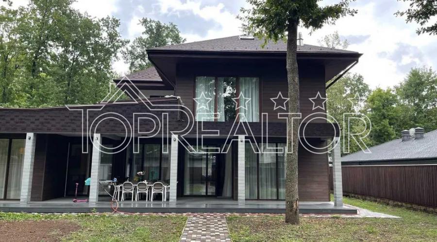 У продажі будинок у котеджному селищі Лісне! | Toprealtor