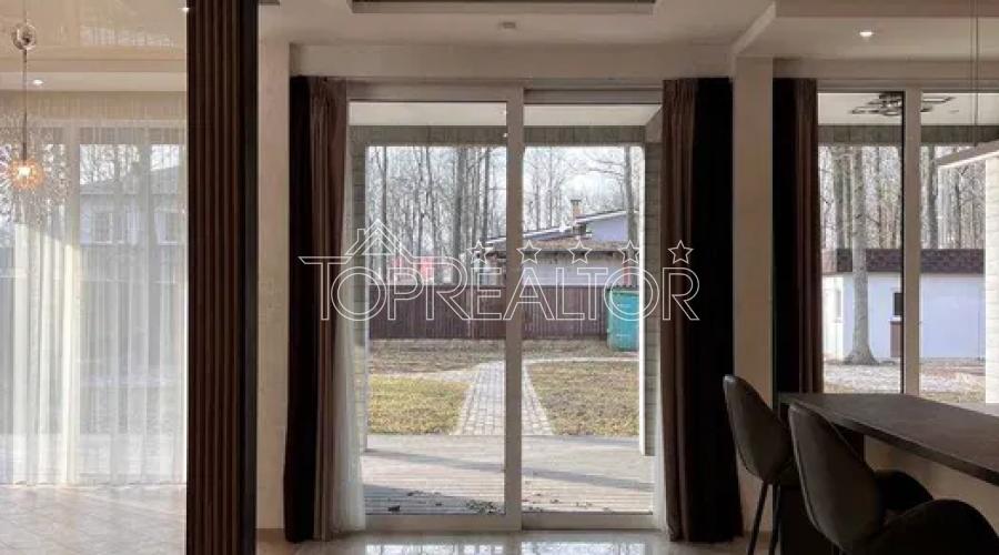У продажі будинок у котеджному селищі Лісне! | Toprealtor