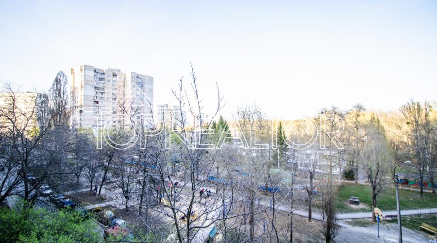 МЕТРО ОЛЕКСІЇВКА! Продам 4к квартиру на Л Свободи 40! З євроремонтом | Toprealtor