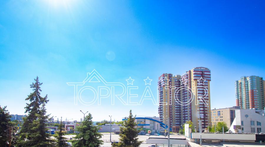 Продам 3 комн. квартиру за Солдатом Метро23 Августа | Toprealtor
