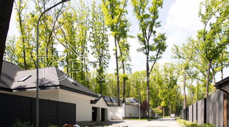Продам ділянку 14 соток у котеджному селищі Роял Клаб | Toprealtor
