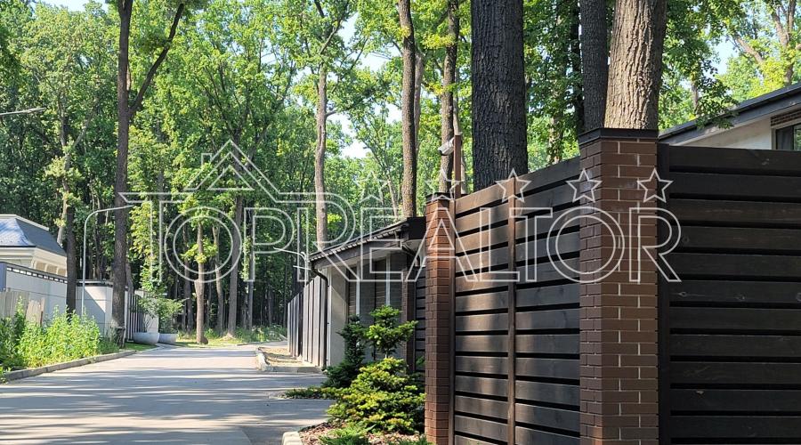 Продам ділянку 14 соток у котеджному селищі Роял Клаб | Toprealtor