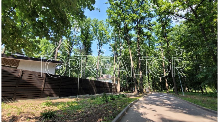 Продам ділянку 14 соток у котеджному селищі Роял Клаб | Toprealtor