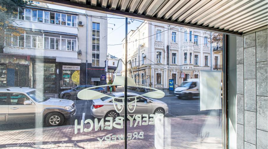 Продам приміщення 230 кв. під магазин, громадське харчування на вулиці Ярослава Мудрого 37 | Toprealtor