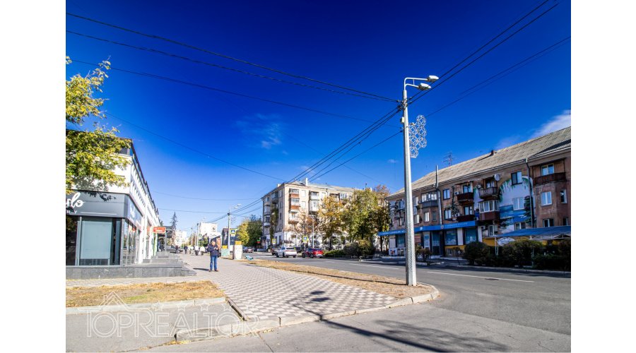 Продам приміщення в офісному центрі на вул. Космічна 23-А | Toprealtor