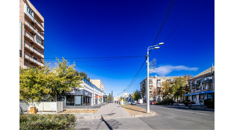 Продам приміщення в офісному центрі на вул. Космічна 23-А | Toprealtor