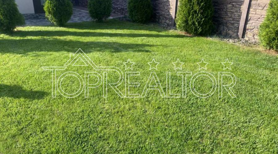 Продається затишний двоповерховий котедж у сел. Мала Данилівка | Toprealtor