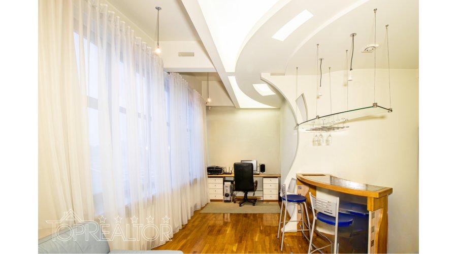 Продам 2-ярусну 5-кімн. квартиру в історичному особняку на вул. Алчевських | Toprealtor