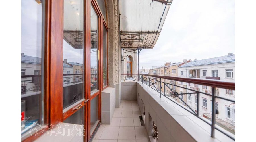 Продам 2-ярусну 5-кімн. квартиру в історичному особняку на вул. Алчевських | Toprealtor