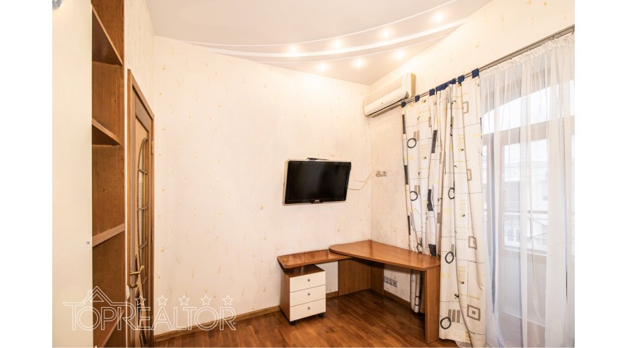 Продам 2-ярусну 5-кімн. квартиру в історичному особняку на вул. Алчевських | Toprealtor