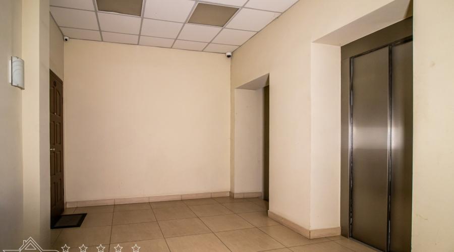 Продам 4-кімнатну квартиру в клубному будинку 