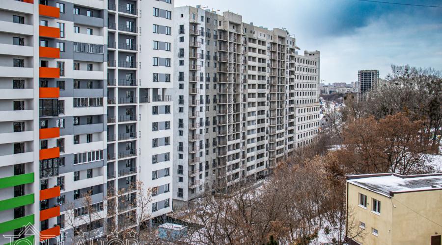 Продам 4-кімнатну квартиру в клубному будинку 