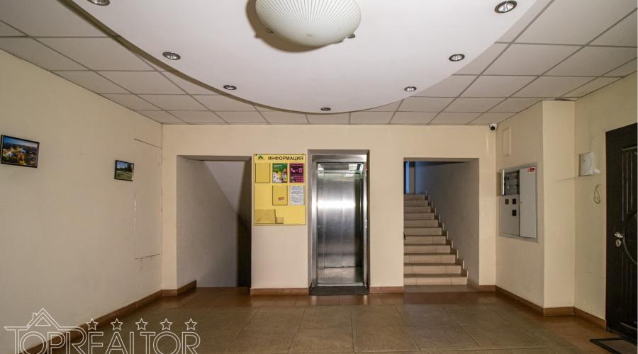 Продам 4-кімнатну квартиру в клубному будинку 