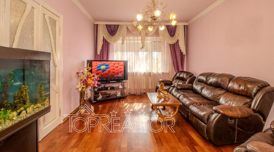 Продам 2-поверховий  будинок в селищі Південне | Toprealtor