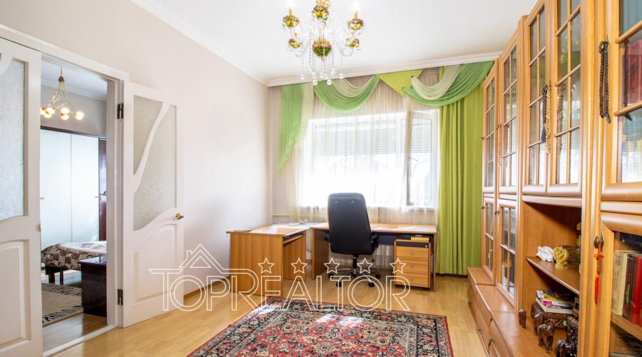 Продам 2-поверховий  будинок в селищі Південне | Toprealtor