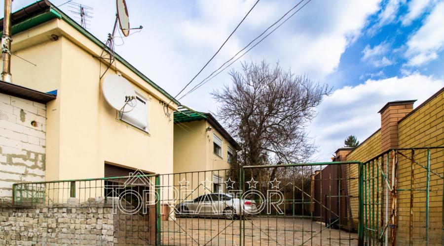 Продам 2-поверховий  будинок в селищі Південне | Toprealtor