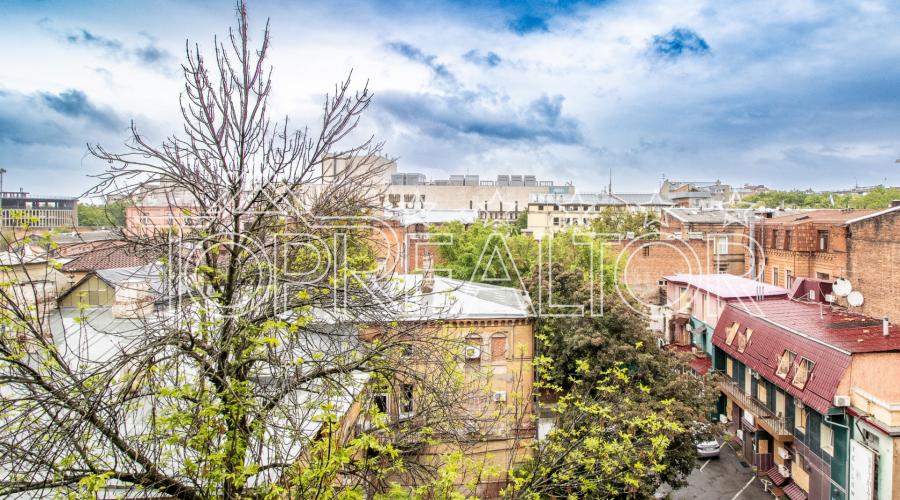 Продам 4-кімнатну квартиру в будинку Саламандра | Toprealtor