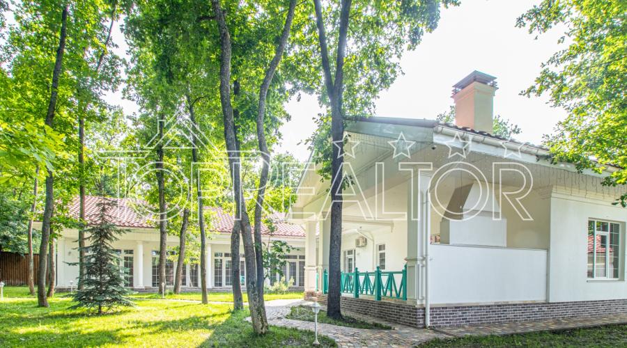 Продам сучасний котедж з ремонтом у закритому КС “Лісне”. Без комісії! | Toprealtor