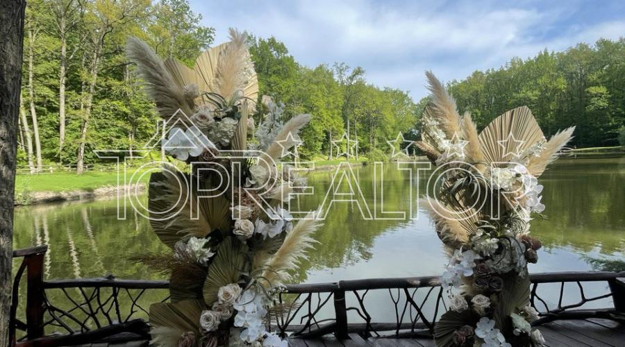 Продам готельно-ресторанний комплекс, що діє, в передмісті | Toprealtor