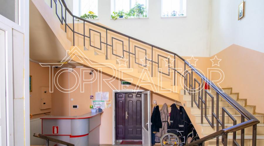 Продаж дієвого бізнесу: МЕДЦЕНТР по вул. Москалівській 106 | Toprealtor