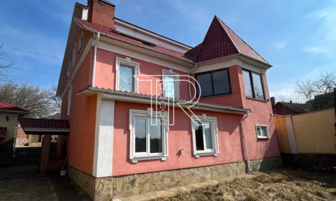 Продаж будинку в центрі міста Чугуєва | Toprealtor