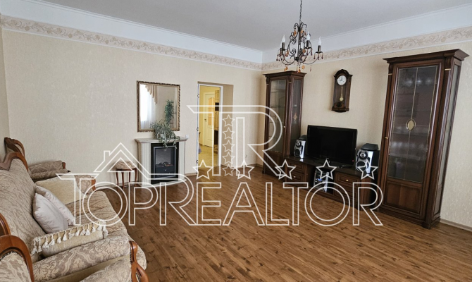 Продаж 3-кімнатної квартири по вул. Балакірєва | Toprealtor