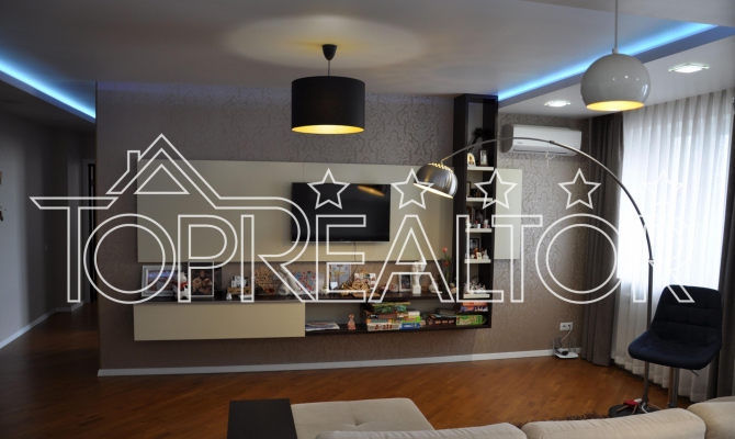Продаж 3-к квартири в ЖК Будинок з Ротондами | Toprealtor
